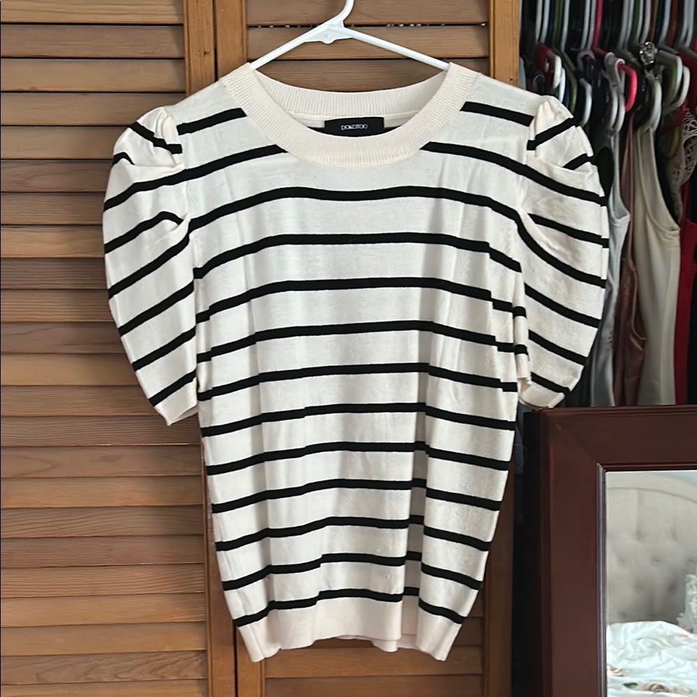 Chic Black and White Striped Top